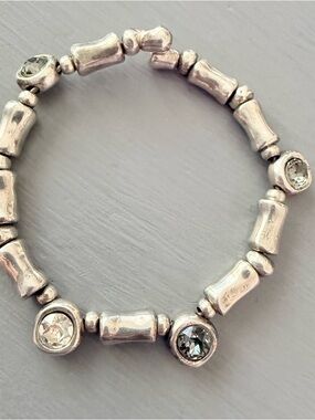 Uno de 50 Crystal Charm Wrap Bangle Bracelet